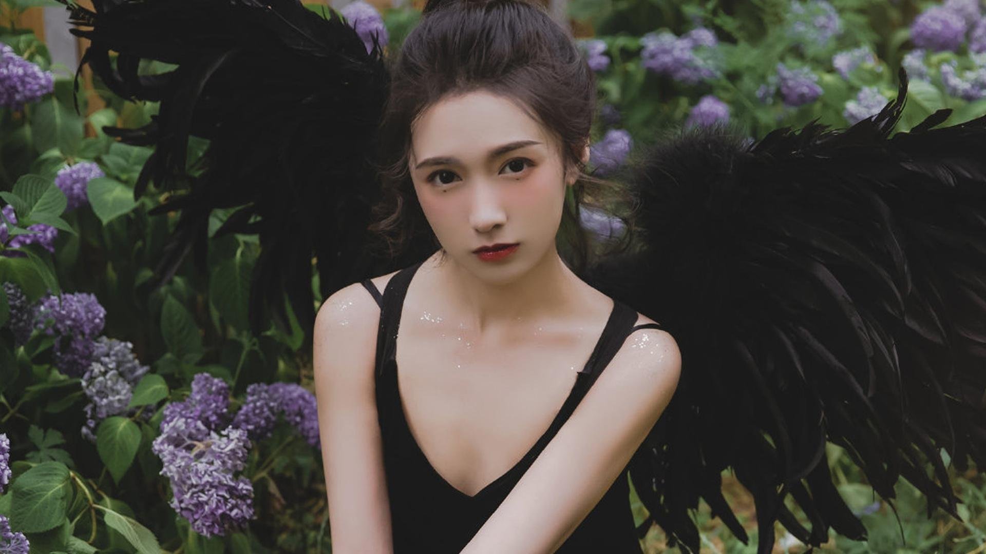 莱斯特城主帅瓜迪奥拉调整战术以备战下场比赛，瓜迪奥拉来曼城第一年买了谁