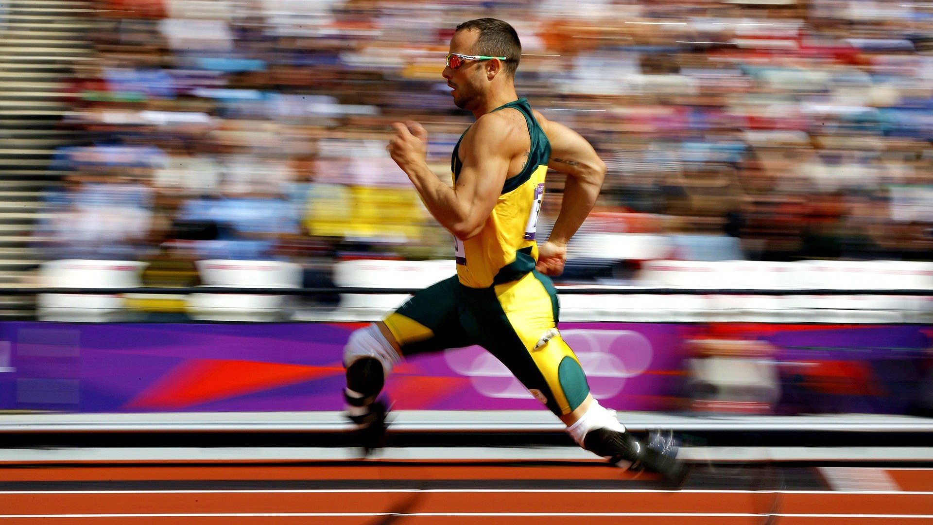 _高速飞越：特技滑板表演震撼现场_，飞行滑板视频